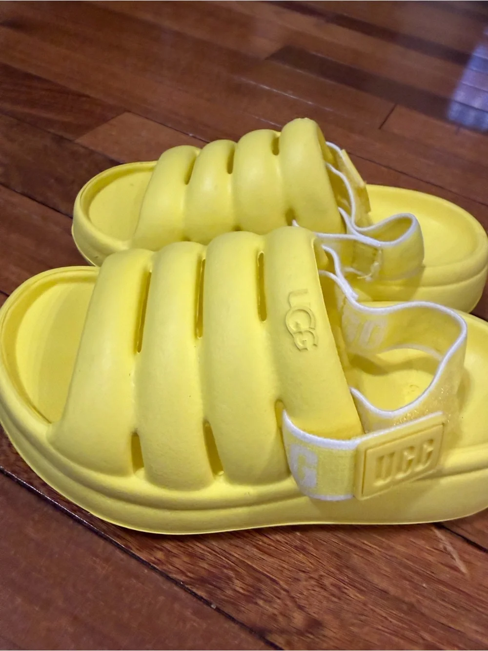 UGG Kids Sport Yeah Sandals Key Lime